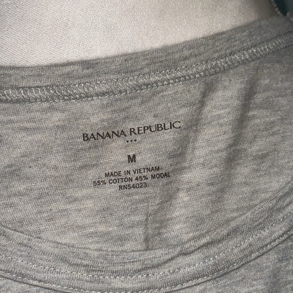 Banana Republic rose gold logo tshirt size medium - Picture 3 of 3